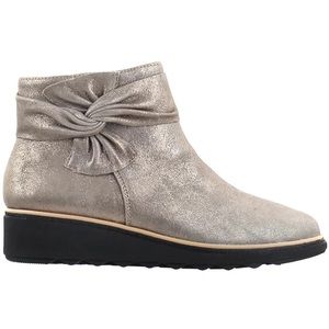 Clarks Shoes | Clarks Collection Metallic Pewter Sharon Salon Twist Bow Booties 9 Wide | Color: Silver | Size: 9 | Mmmonroeee's Closet
